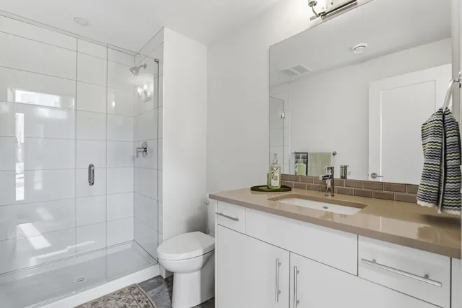Lock-off flex room with separate entrance